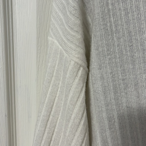 Cropped mock turtleneck - Picture 3 of 4